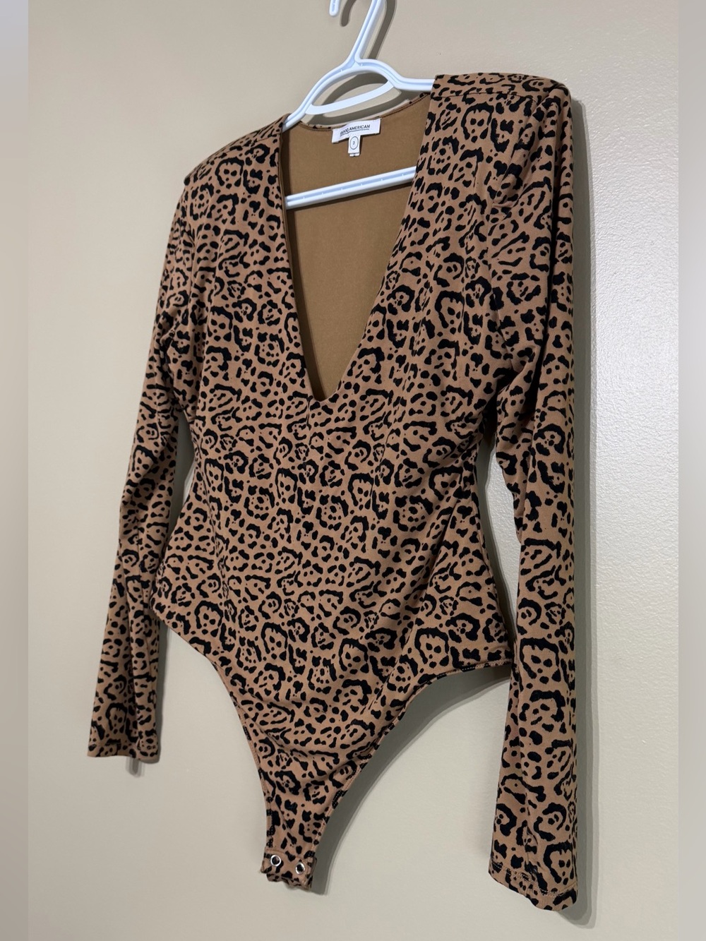 Good American Leopard Power Shoulder Bodysuit - Picture 8 of 16